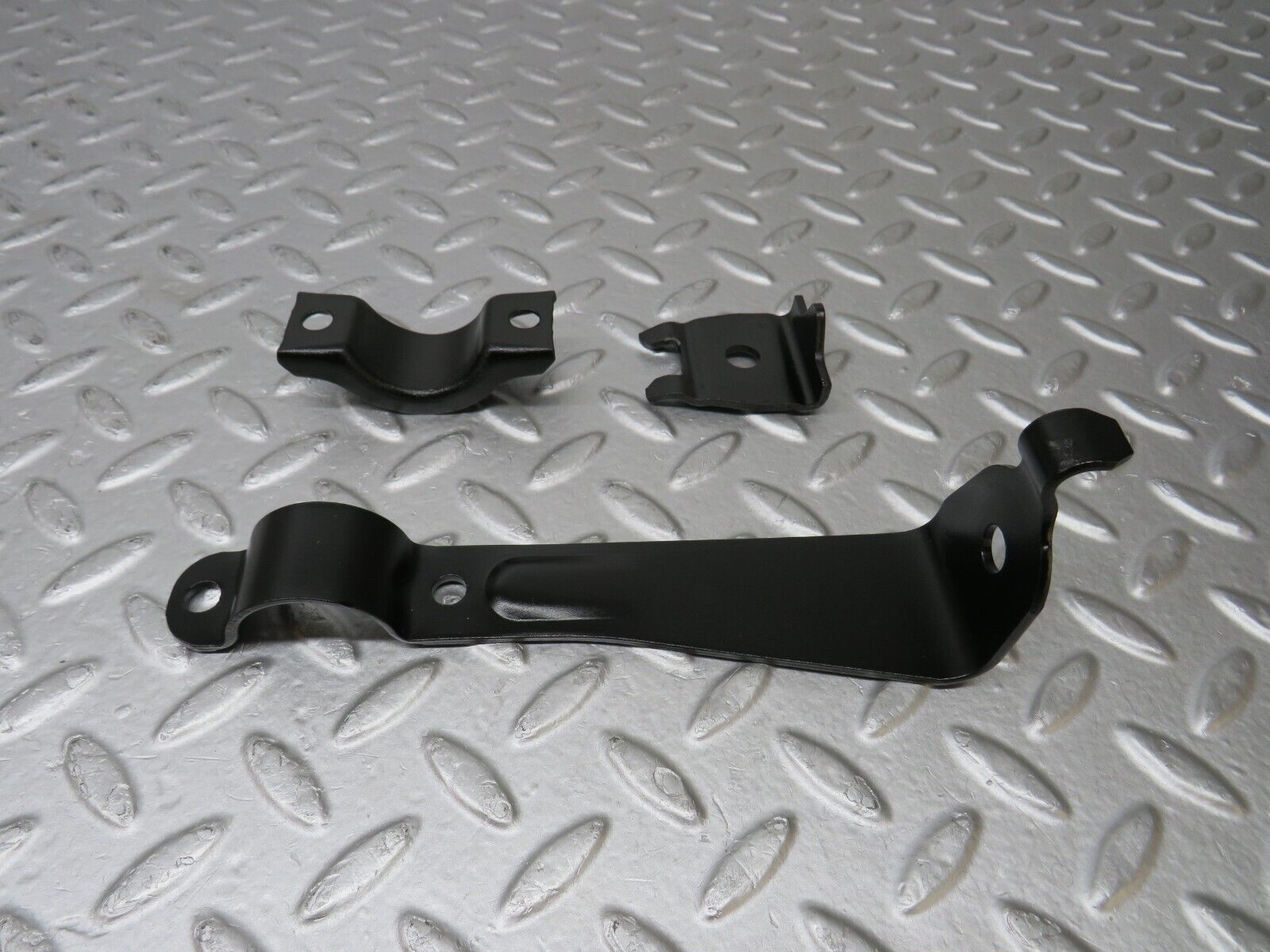 36782 Mercedes-Benz W201 190E 2.0L Front Axle Bracket