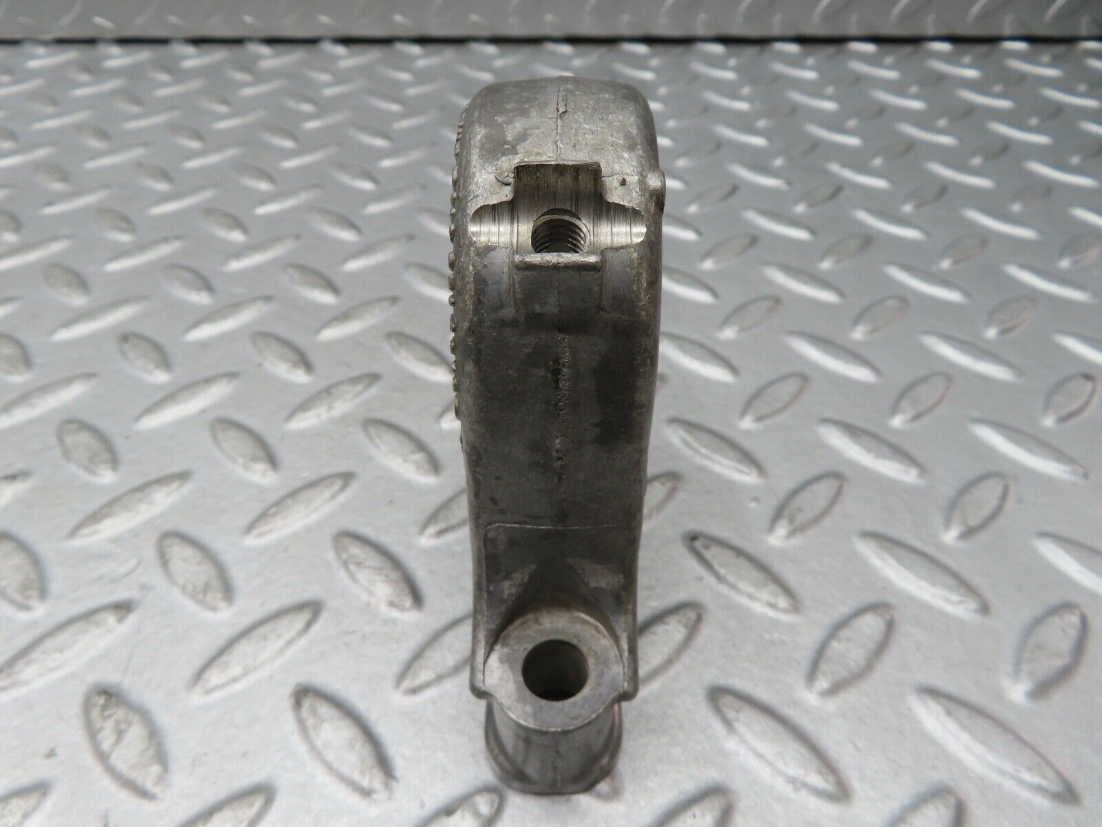 17724 Mercedes-Benz W116 450SEL Camshaft Tower Bearing 1160514312