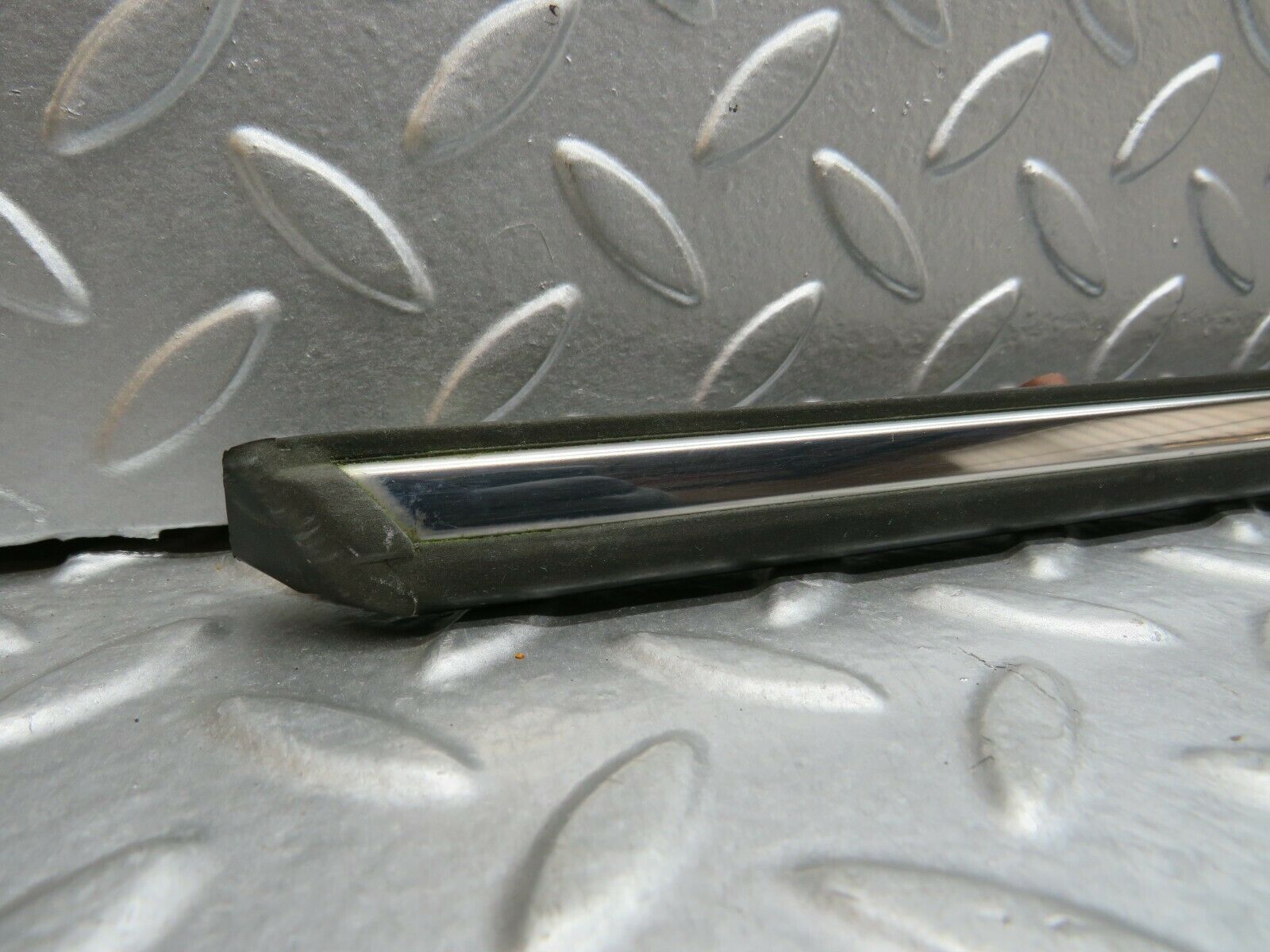 23001 Mercedes-Benz C123 230CE Coupe Left Door Centre Moulding Trim