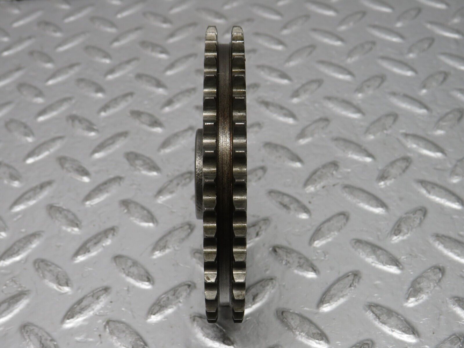 0272 Mercedes-Benz W123 220D Camshaft Timing Gear 1210520201