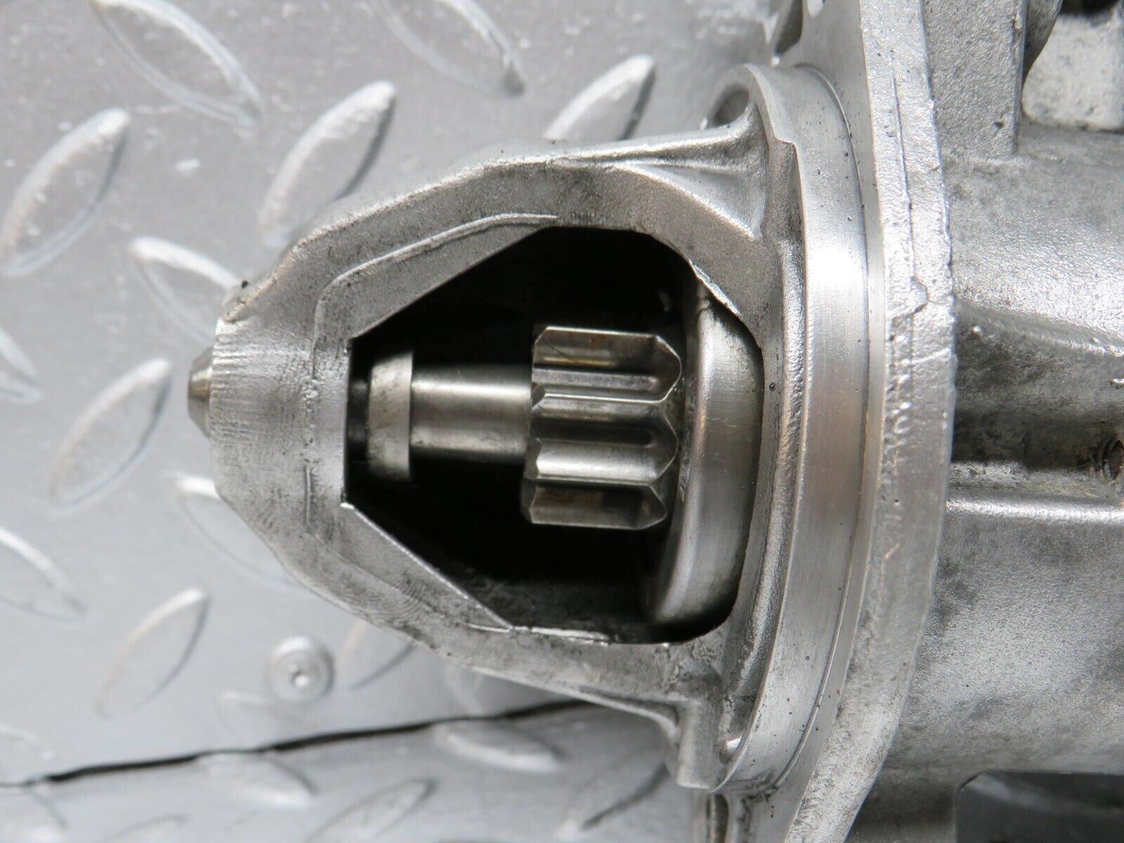 31807 Mercedes-Benz W201 190LE 1.8L Starter Motor Bosch 0001108003