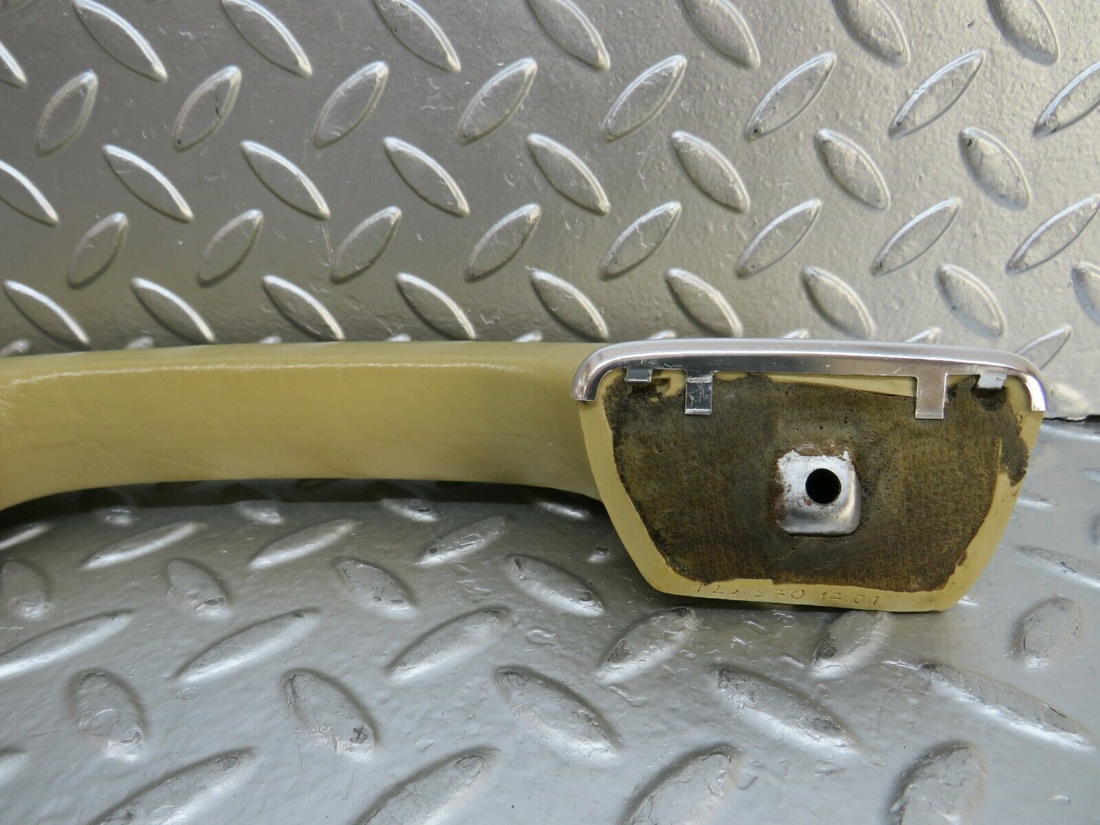 23933 Mercedes-Benz W123 280E Left Interior Door Handle Beige 1239701701