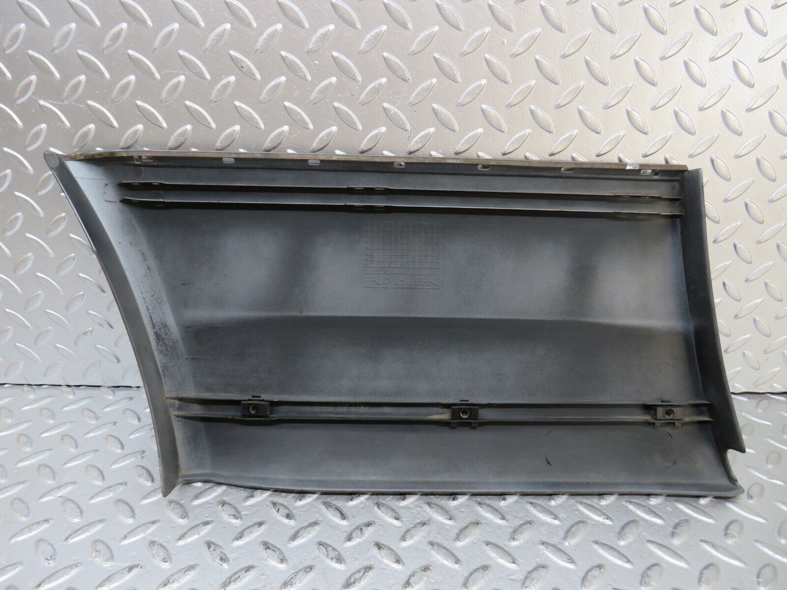 26457 Mercedes-Benz C124 220CE Rear Left Fender Wing Moulding Trim 1246903740