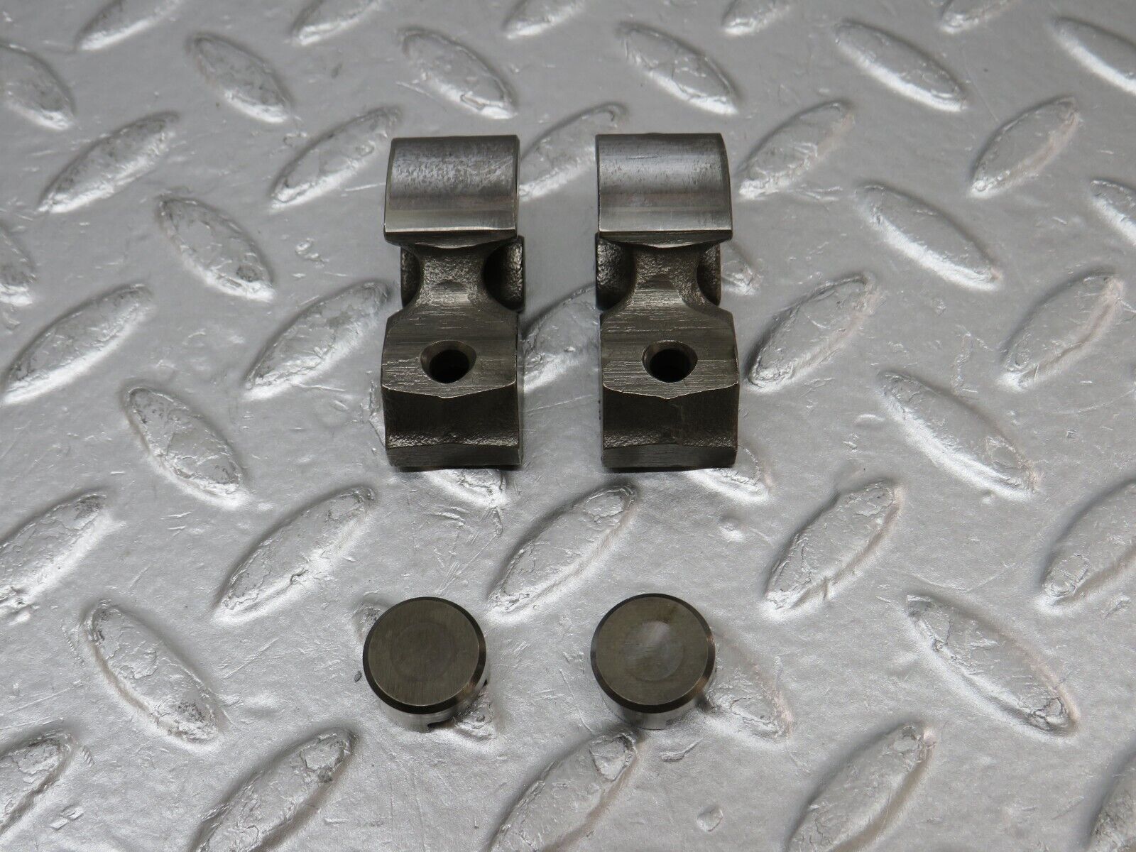 34559 Mercedes-Benz C126 380SEC Coupe Rocker Arm With Valve Tappet