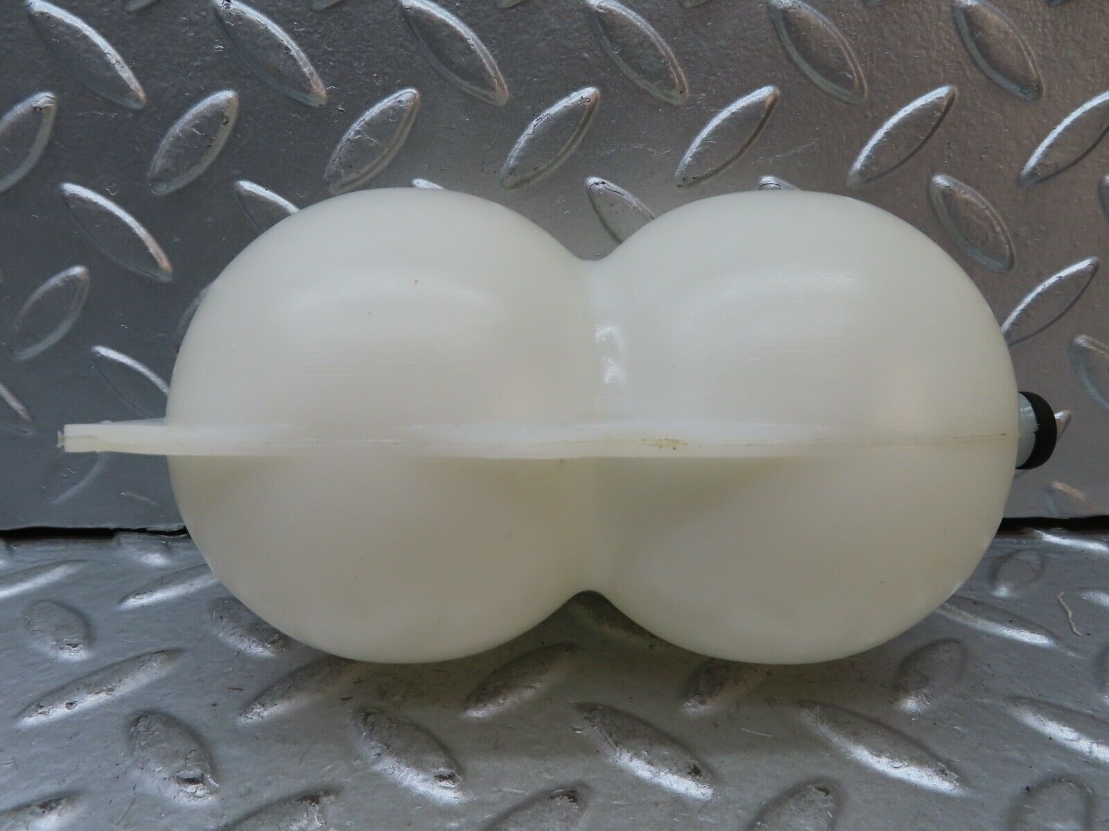 21169 Mercedes-Benz W123 230E Vacuum Reservoir Tank