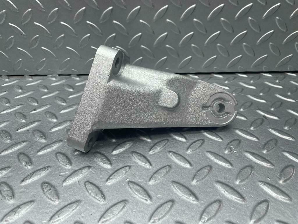 12440 Mercedes-Benz C123 230CE Coupe Engine Mount Bracket Right 1022236204