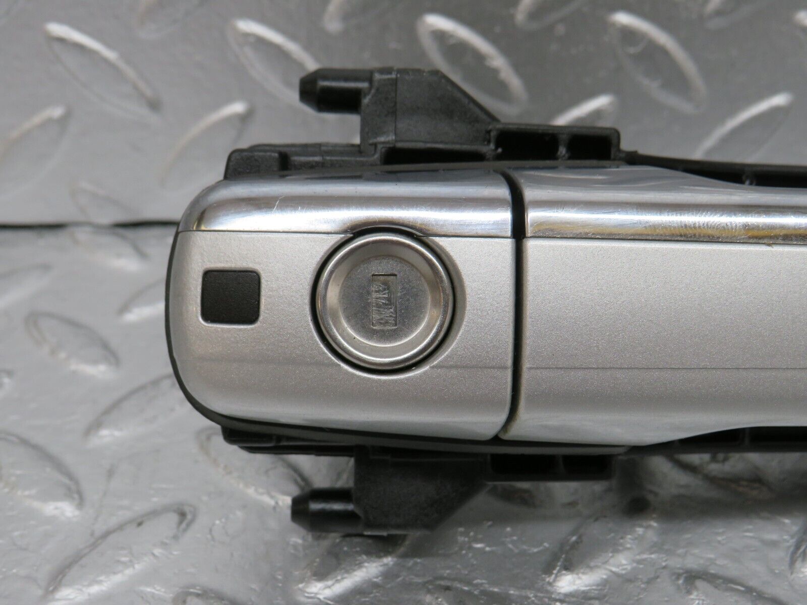 34696 Mercedes-Benz W210 320E Front Right Exterior Door Handle No Key