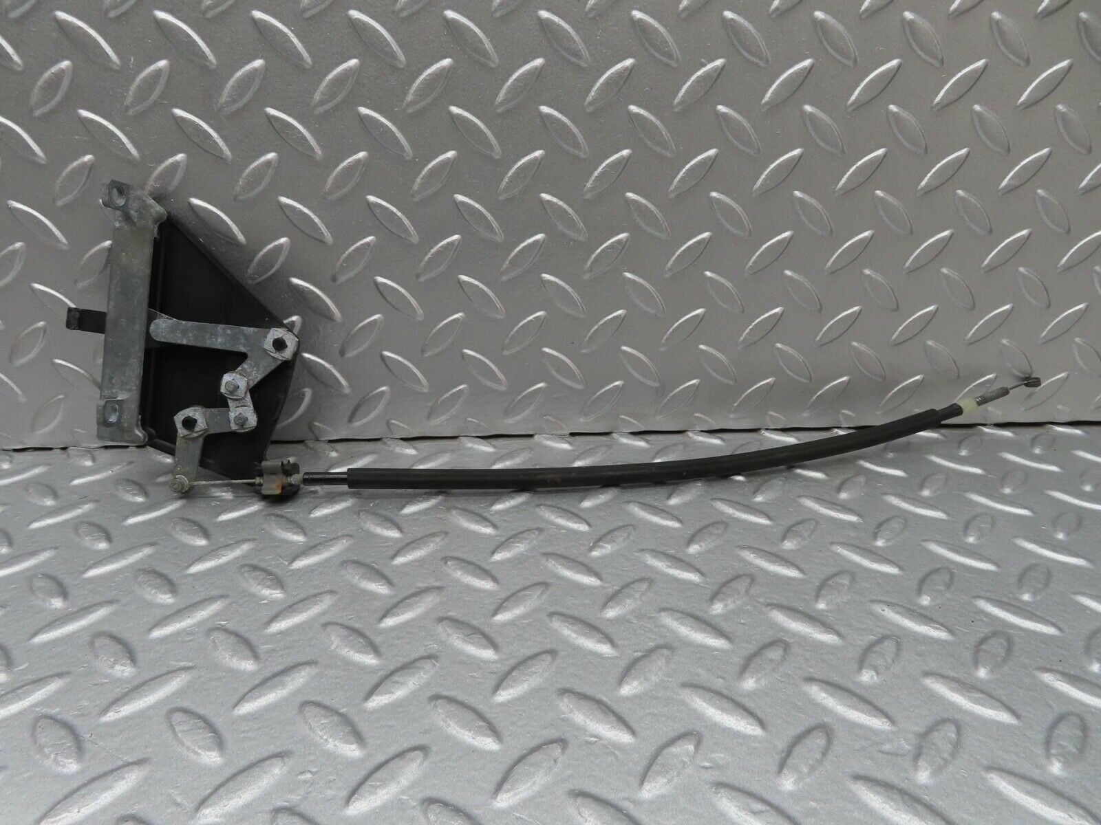 13998 Mercedes-Benz C107 280SLC Air Vent Control Lever Right 1078300485