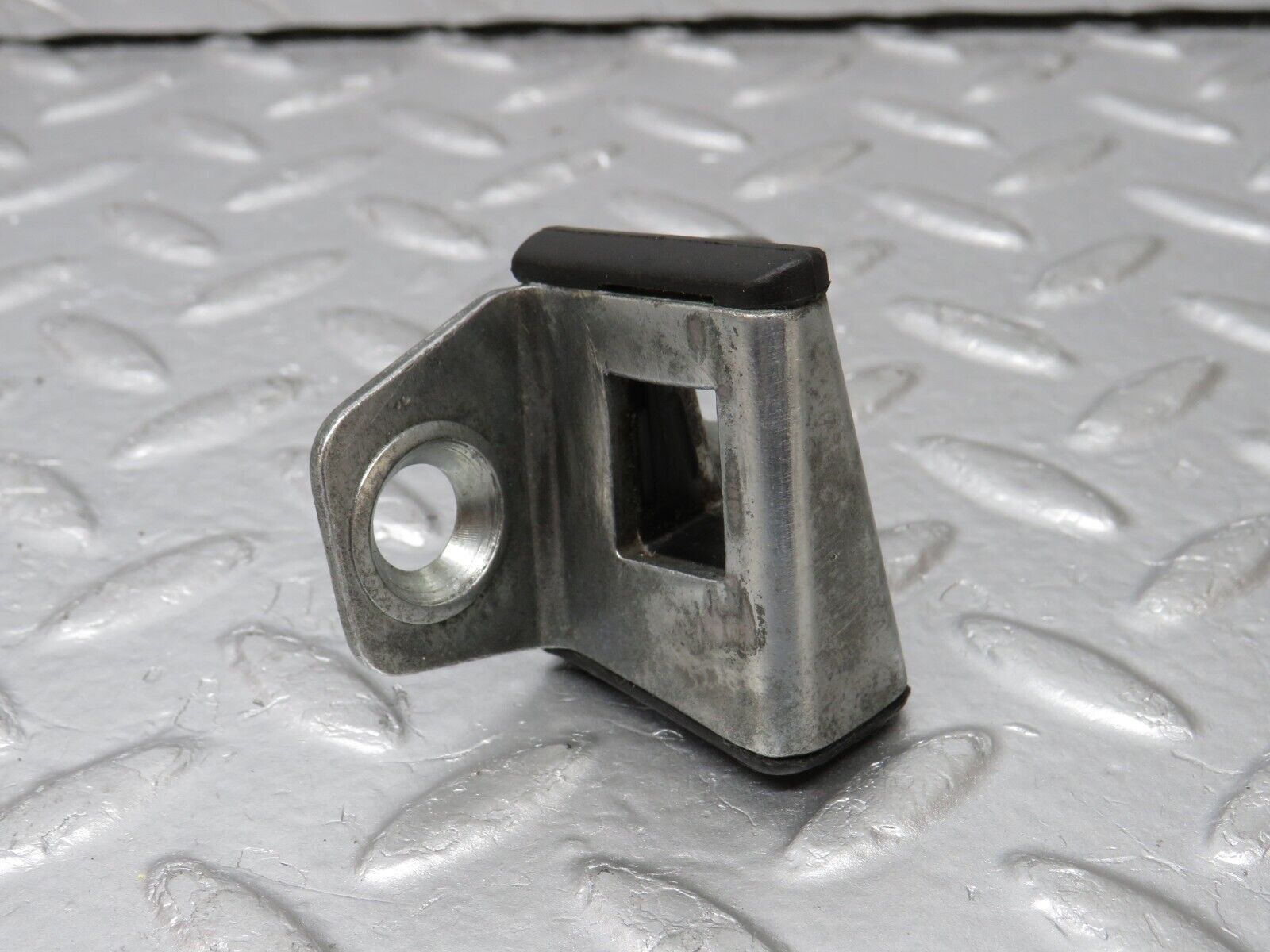 33683 Mercedes-Benz W201 190E 2.0L Door Lock Latch