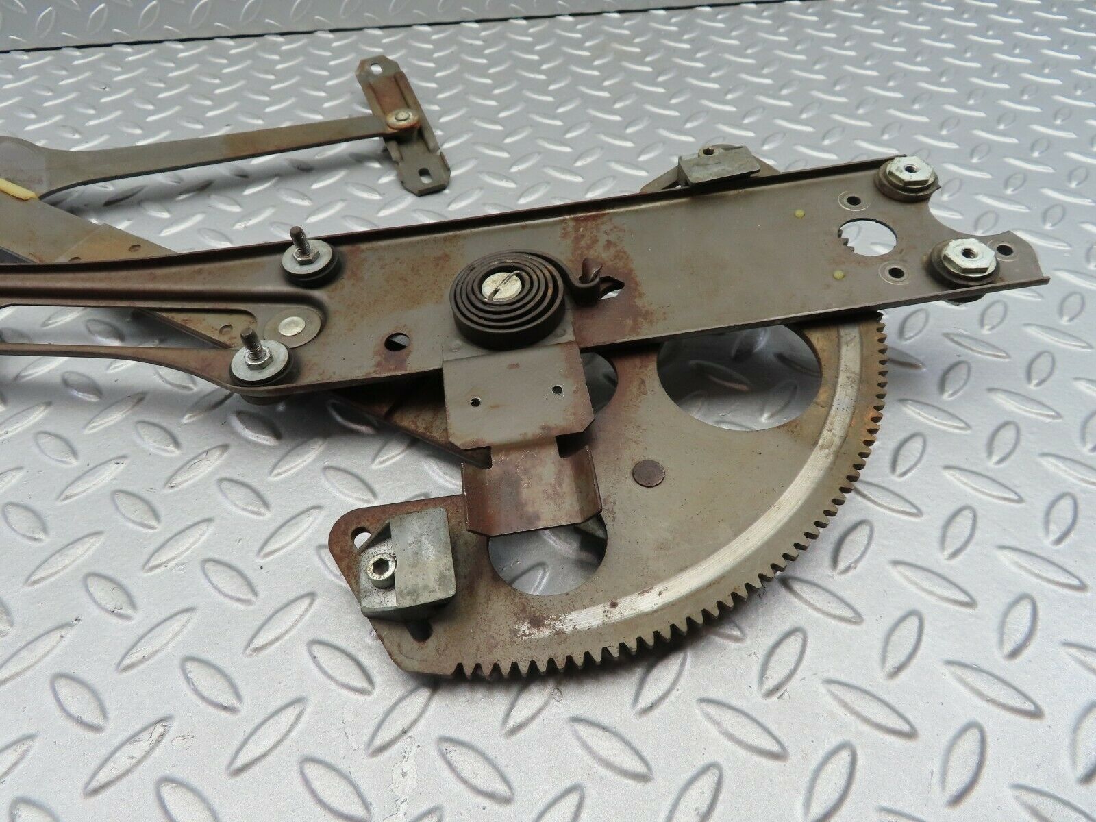 7168 Mercedes-Benz C107 350SLC Coupe Front Left Power Window Regulator