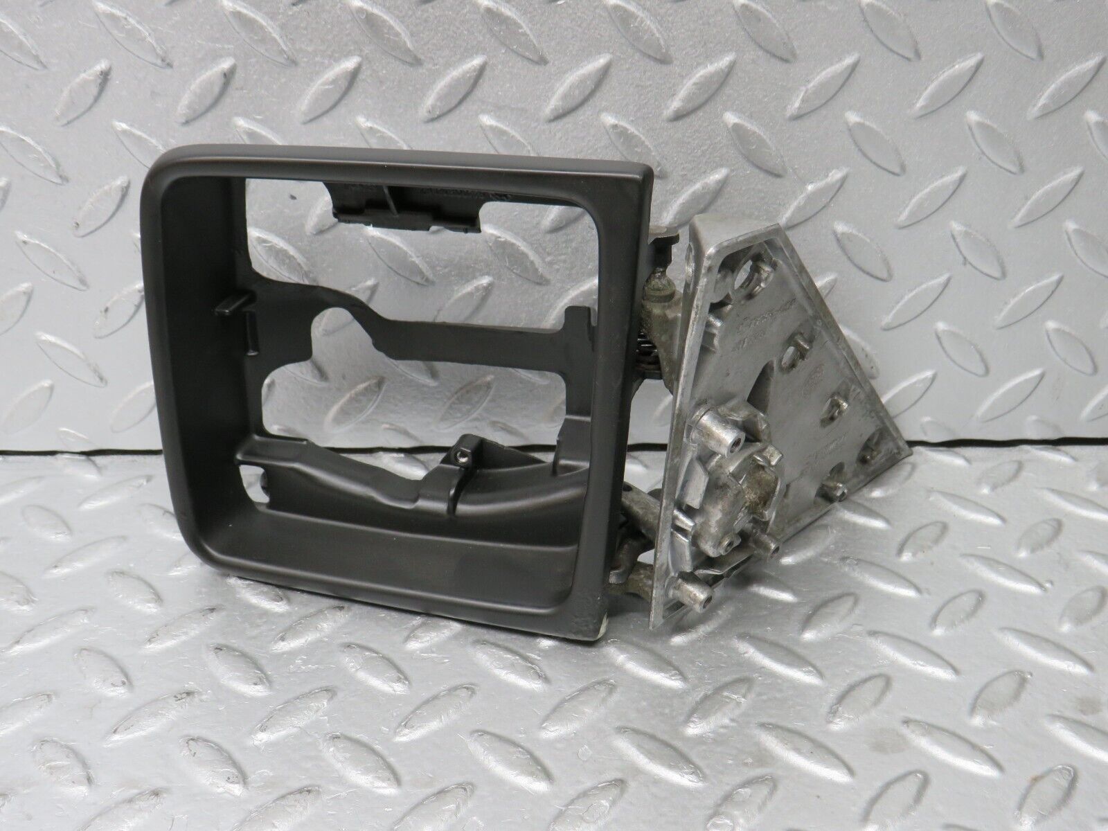 38200 Mercedes-Benz W201 190E 2.0L Wing Mirror Bracket With Frame Left 1248110541 1248110335