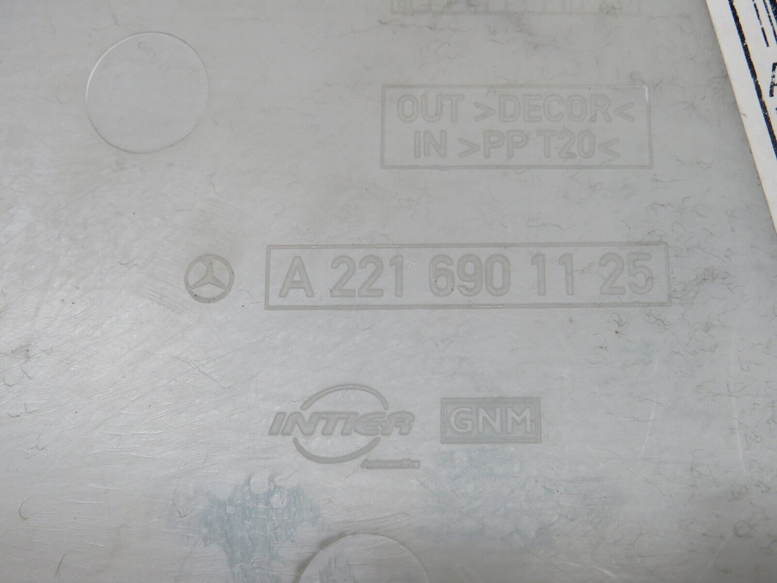 35202 Mercedes-Benz W221 B Pillar Lower Cover Left Side Grey 2216901125