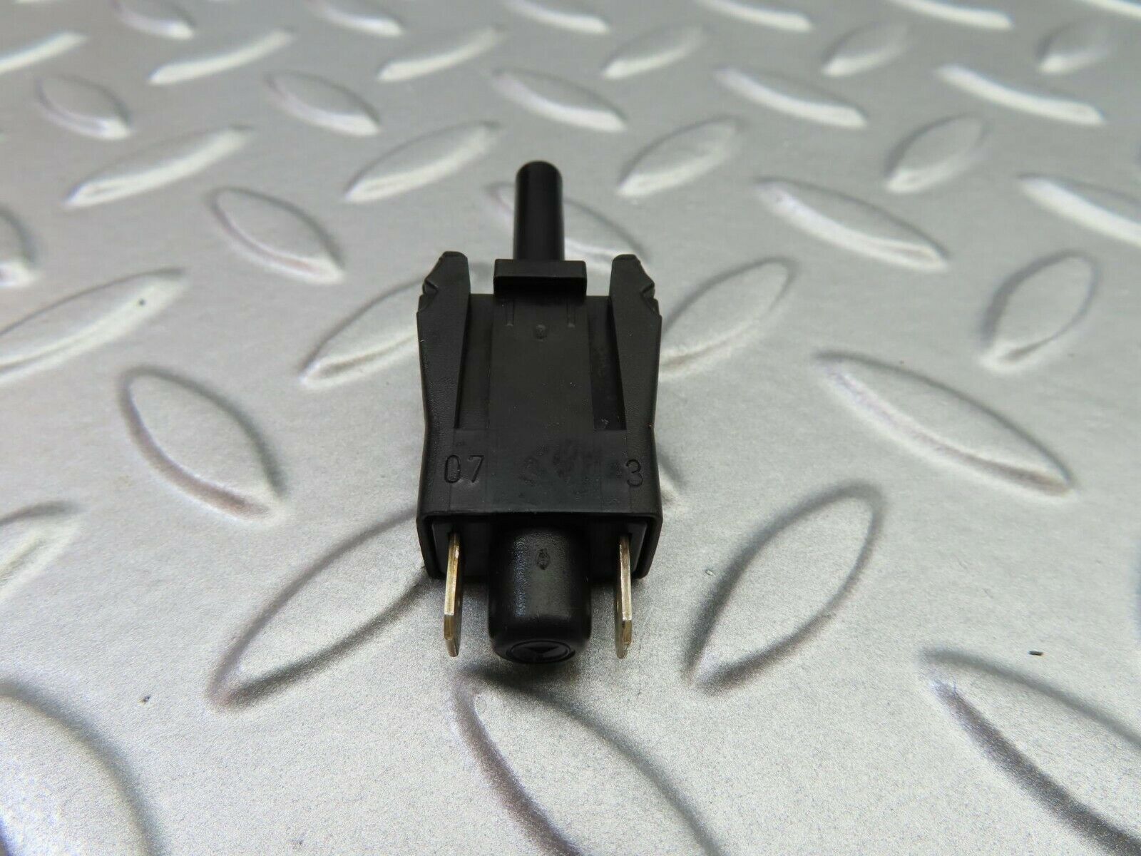 6510 Mercedes-Benz S124 E220 Wagon Door Contact Switch 0015458714