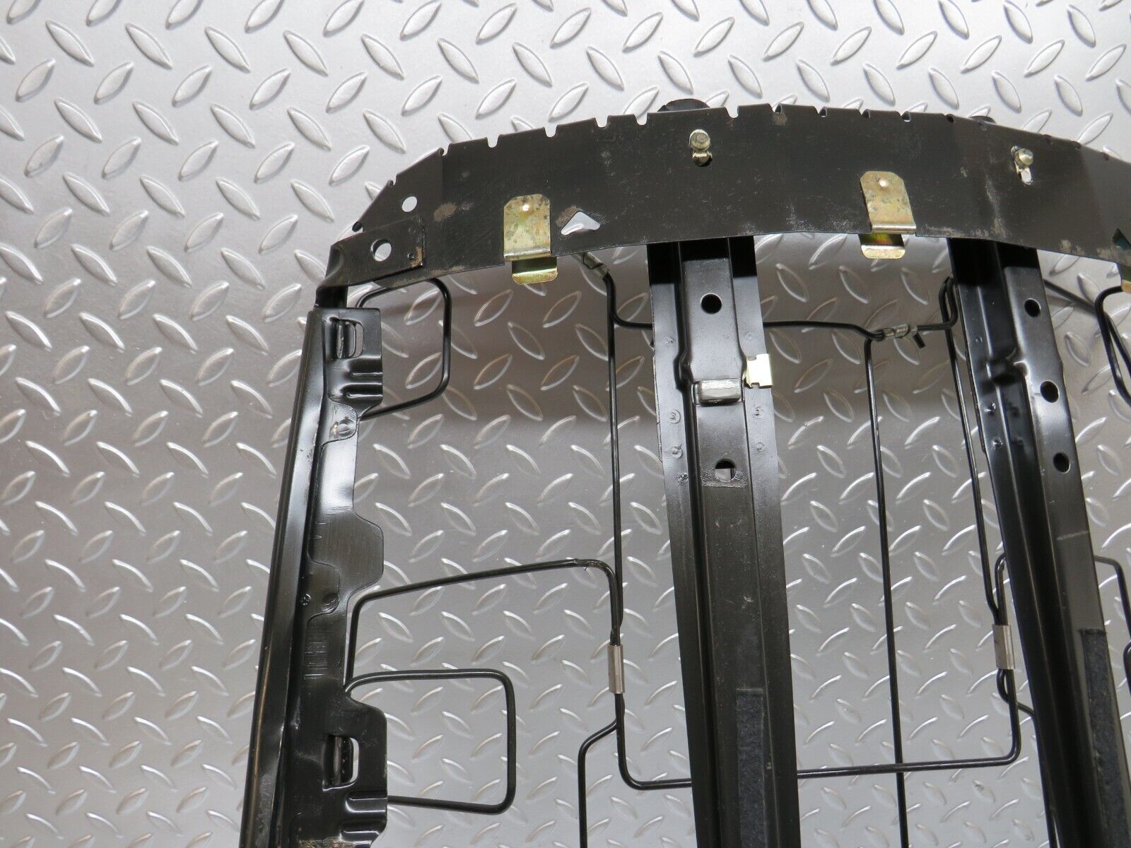 25478 Mercedes-Benz W123 200 Seat Backrest Left Side 1239101385