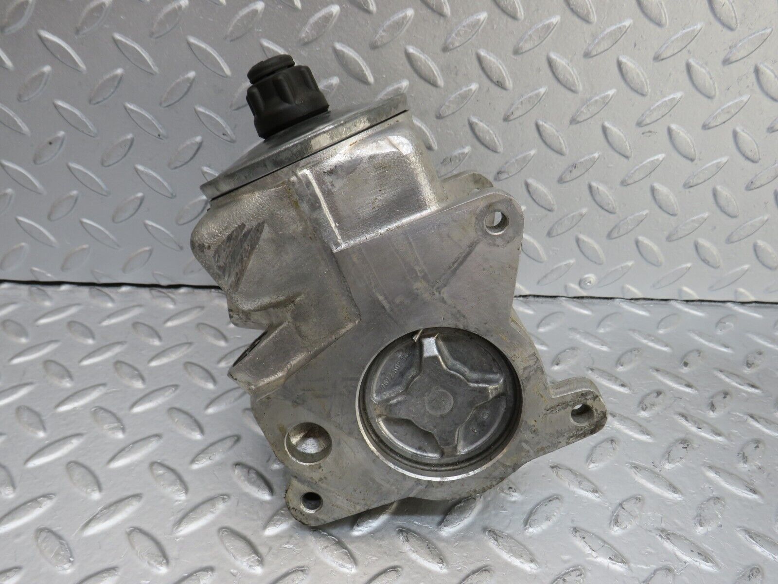 36270 Mercedes-Benz W126 420SE Power Steering Pump 1264601480 7672900446