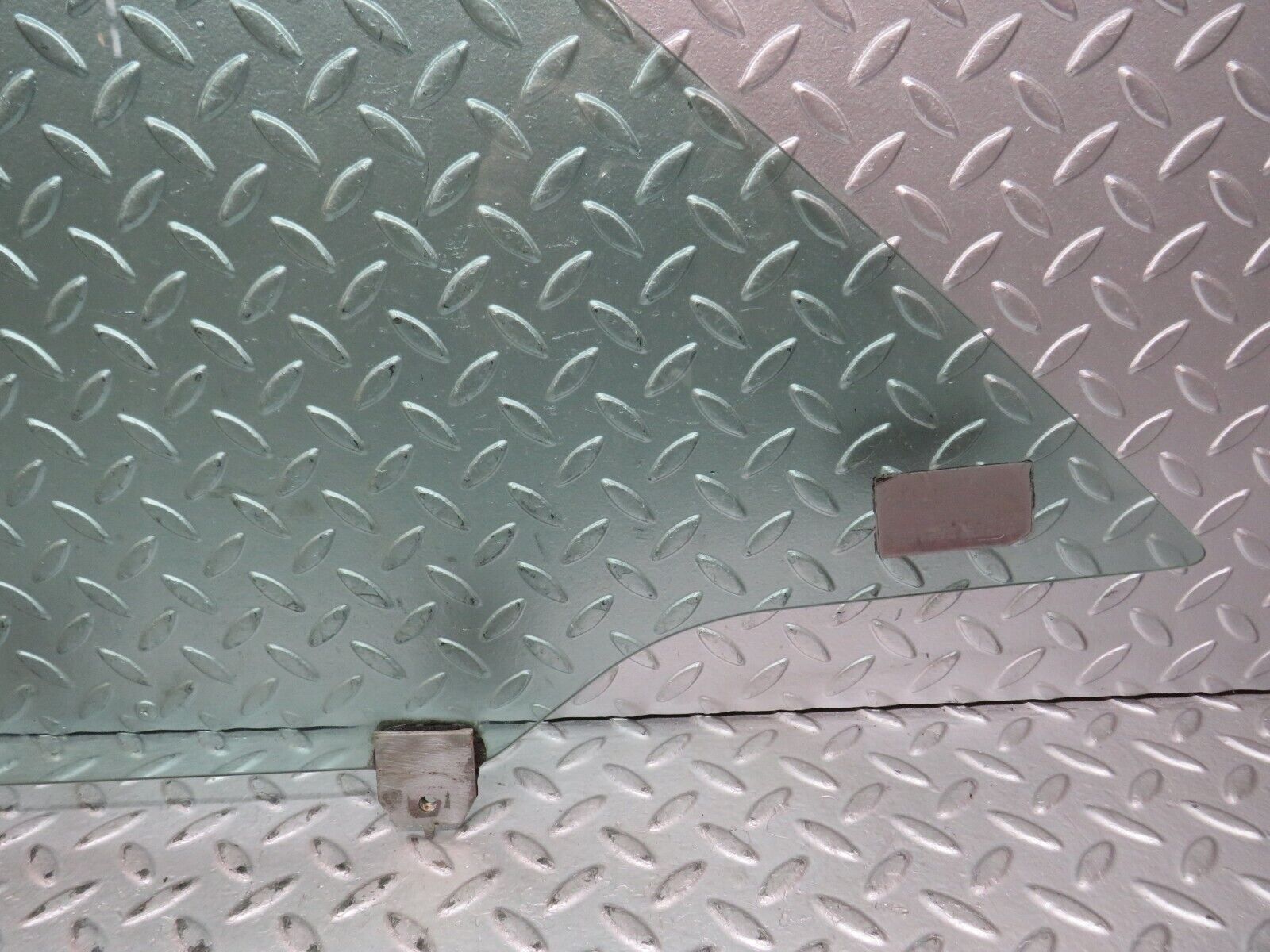 28942 Mercedes-Benz C124 320CE Coupe Rear Right Window Glass