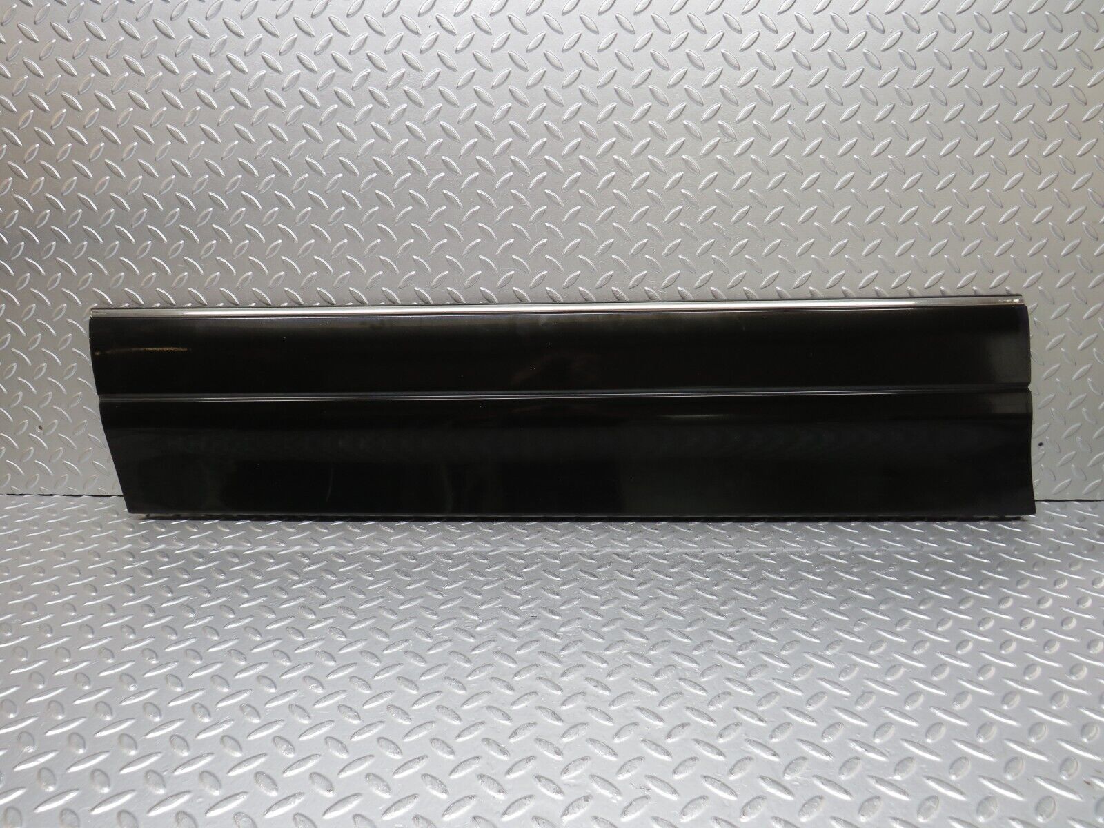 35293 Mercedes-Benz W140 Front Left Door Moulding Trim 1406907140