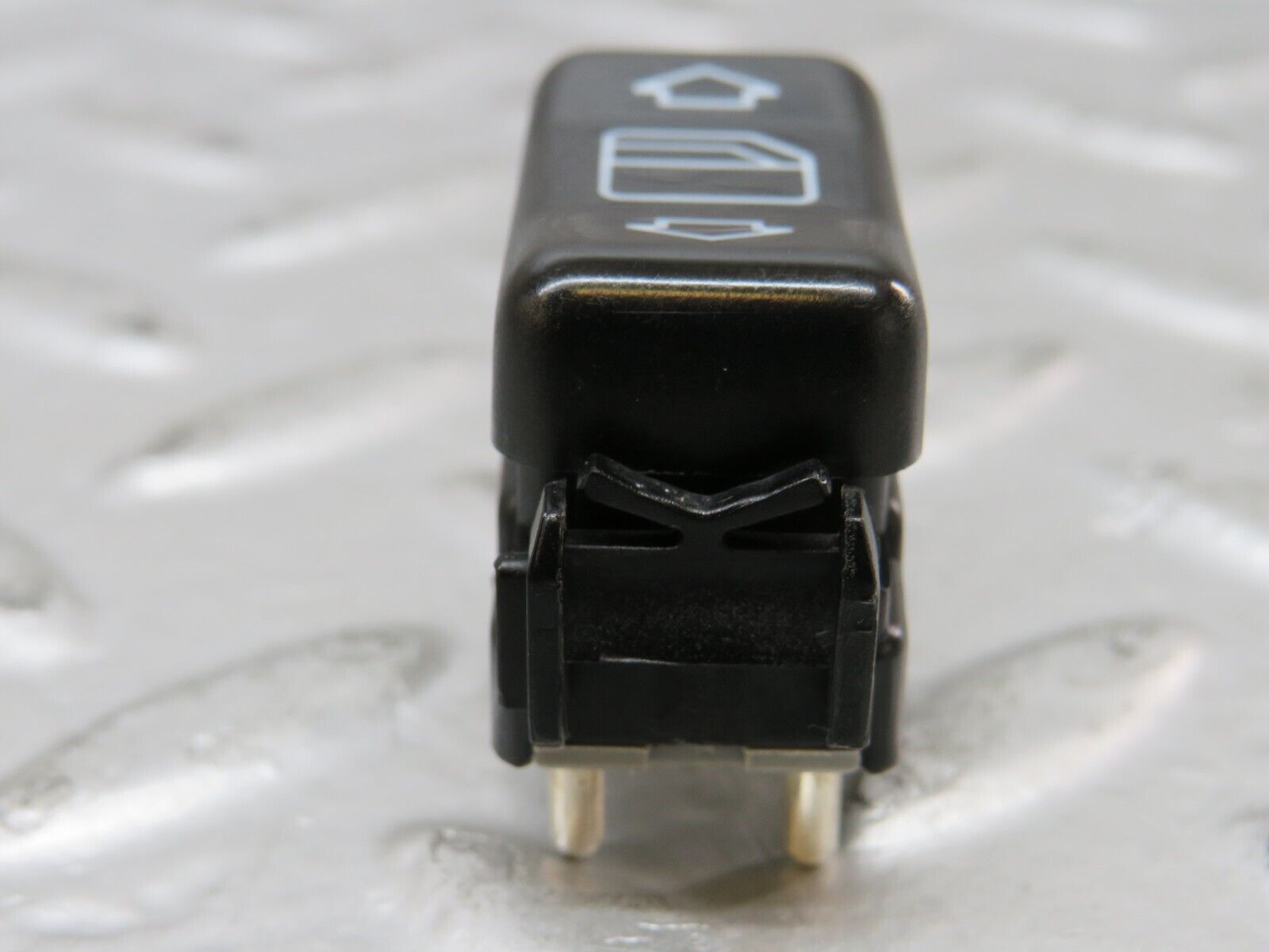 26561 Mercedes-Benz C124 220CE Coupe Right Electric Window Switch 1248209010