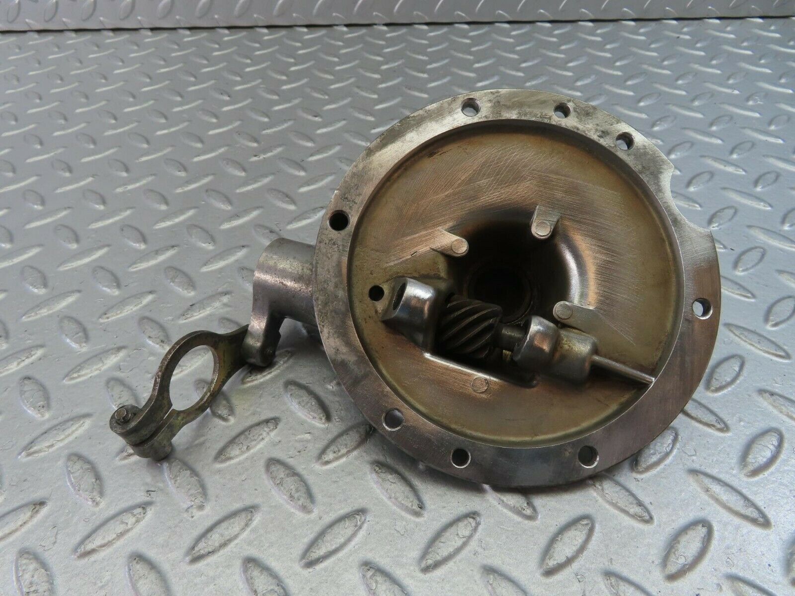 10176 Mercedes-Benz W111 280SE Ignition Distributor Housing 1271580415