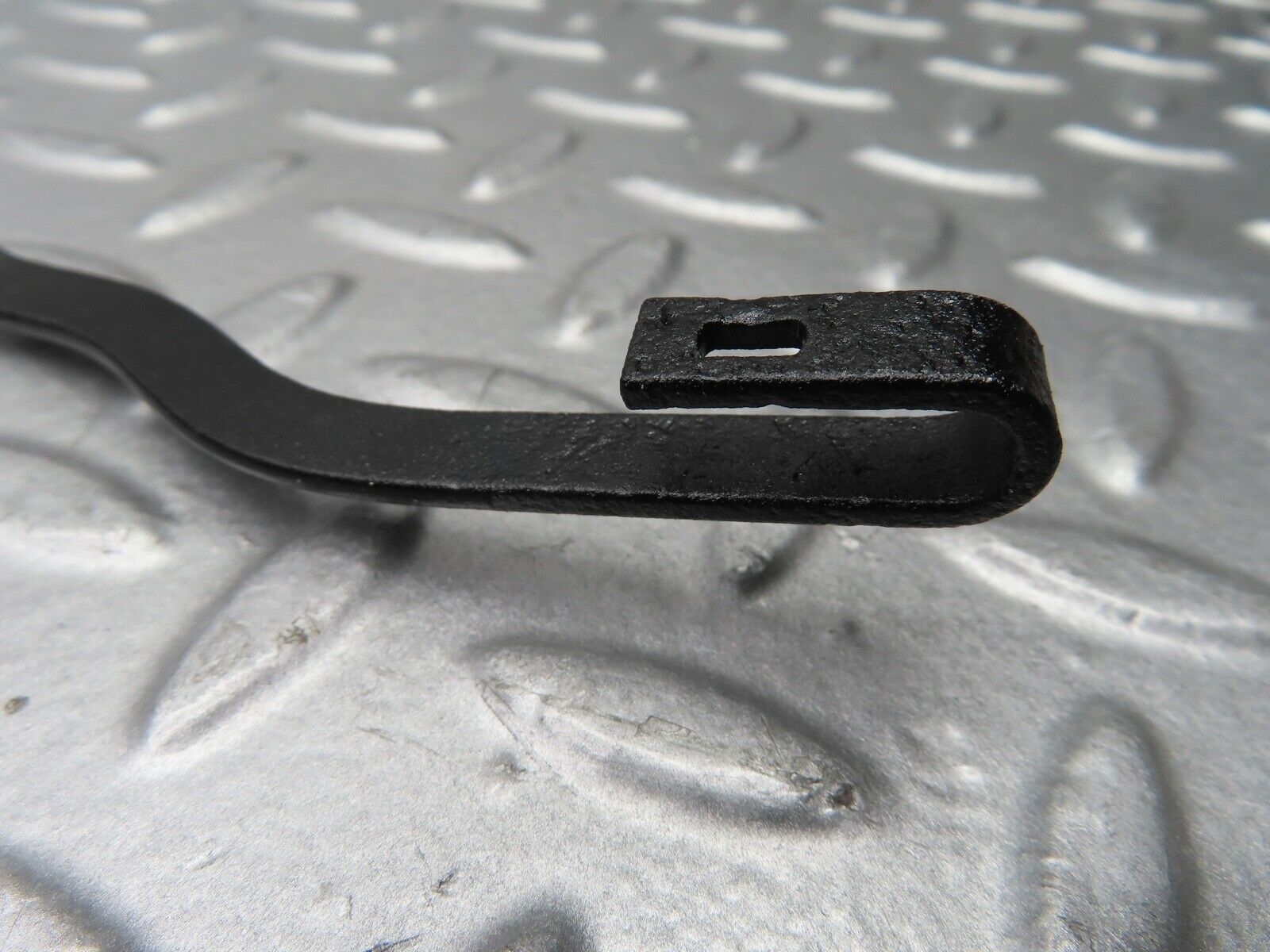 21634 Mercedes-Benz W123 230E Wiper Arm Bosch Right Side 3399990553