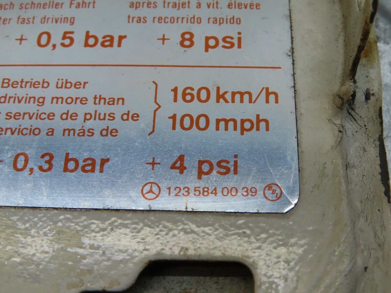 18052 Mercedes-Benz W123 200 Fuel Tank Flap Cap 1235840039