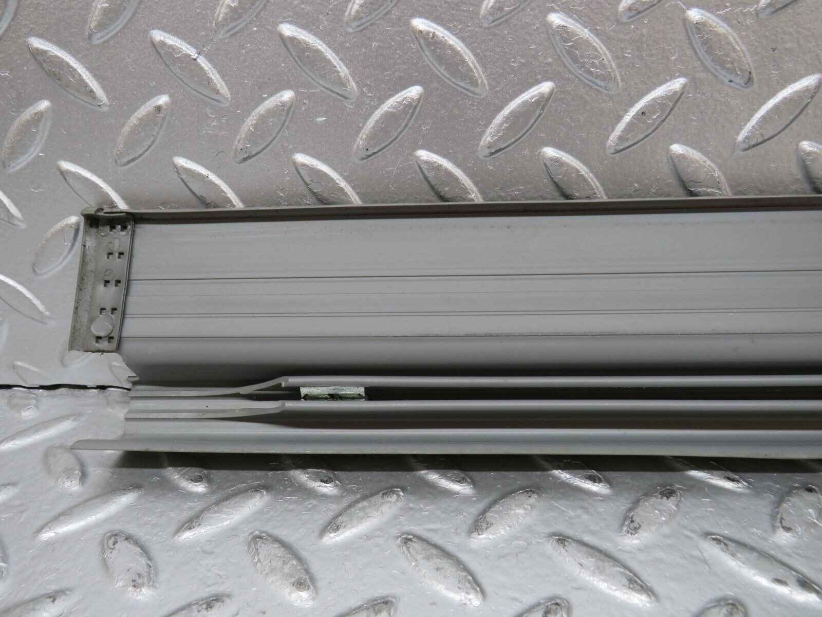 31209 Mercedes-Benz S124 220TE Wagon Rear Left Door Sill Trim