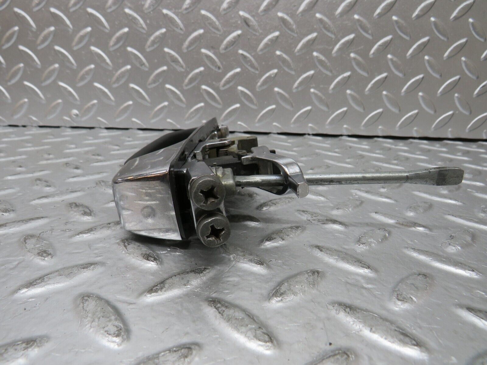 26986 Mercedes-Benz W123 240D Front Right Exterior Door Handle 1237600259