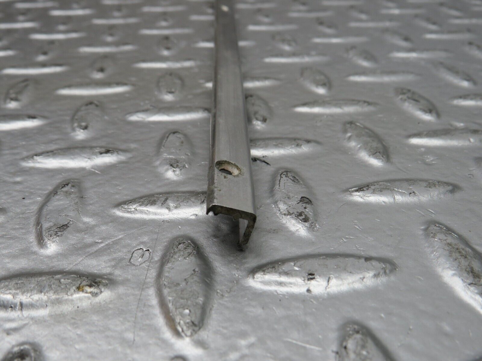 32116 Mercedes-Benz W123 230E Sunroof Chrome Trim