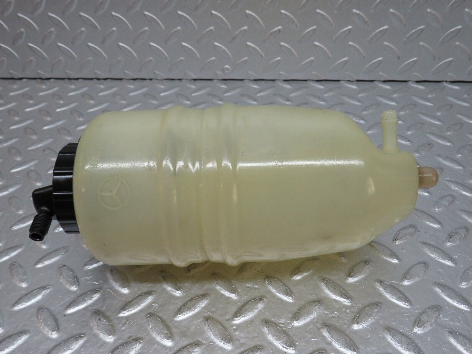 32521 Mercedes-Benz S124 300TE Hydraulic Suspension Fluid Reservoir 0009899103