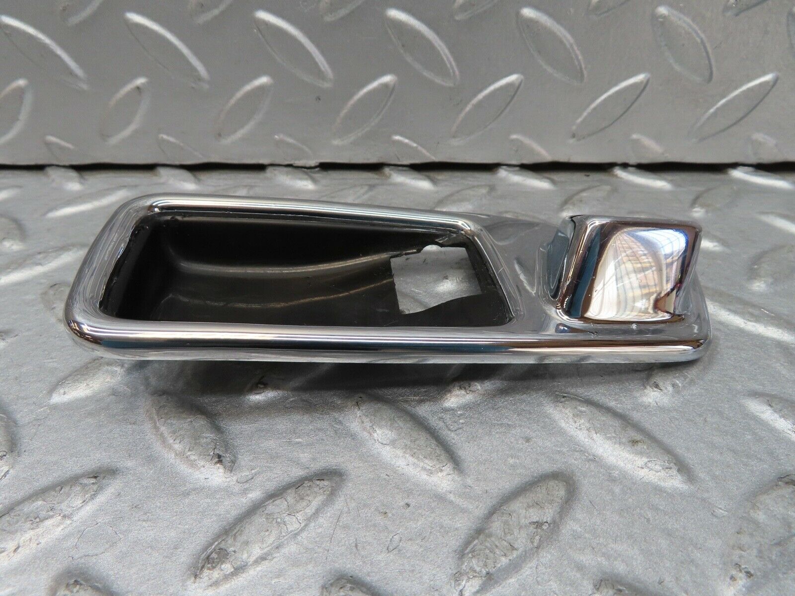 16980 Mercedes-Benz C123 280CE Coupe Chrome Frame For Door Opener 1167660111