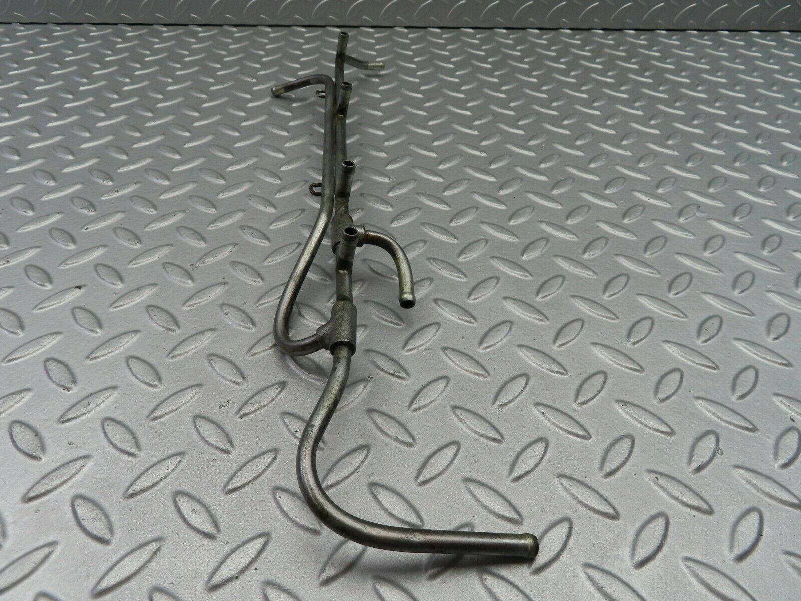 7077 Mercedes-Benz C107 350SLC Coupe Left Side Fuel Injection Pipe