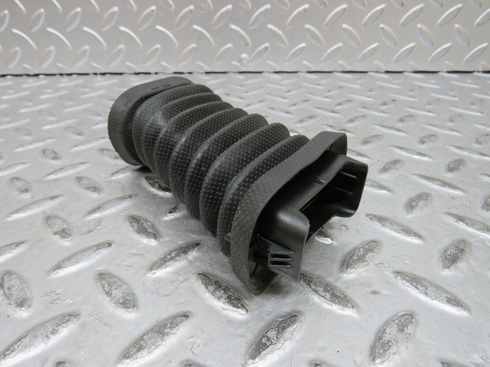 29103 Mercedes-Benz C124 320CE Coupe Harness Protector Rubber 2048210197