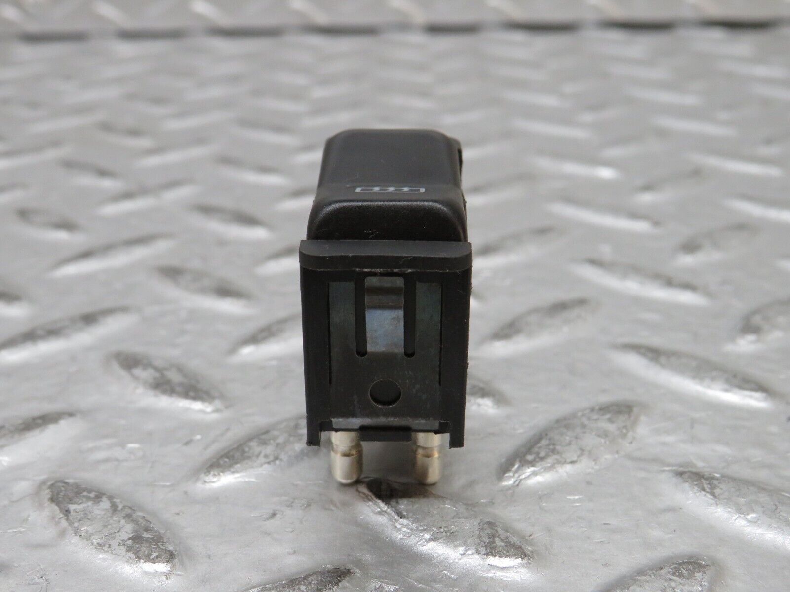 28491 Mercedes-Benz S123 240D Wagon Rear Heated Window Switch 0008206110