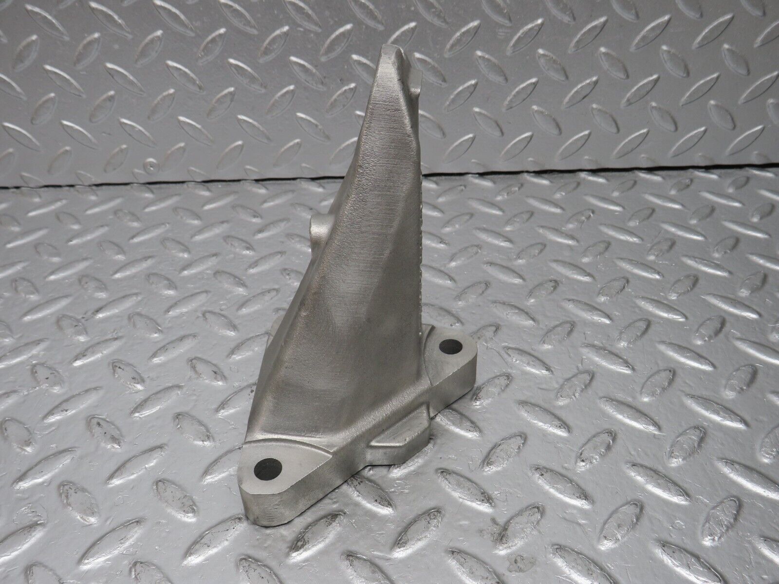 33756 Mercedes-Benz W201 190E 2.0L Engine Mount Bracket Right Side 1022234204