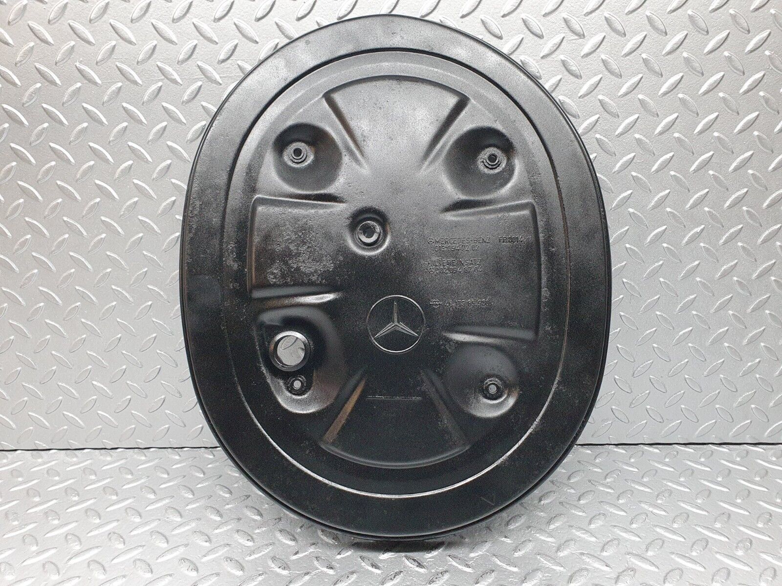 41195 Mercedes-Benz W126 300SE Air Filter Box Housing Lid 0130947202