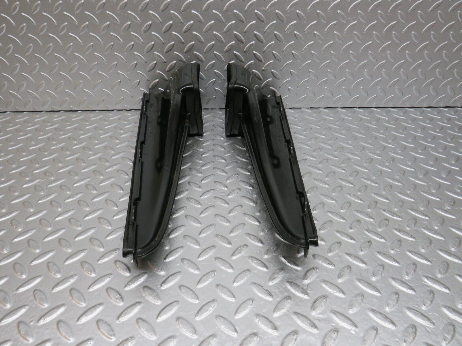 31016 Mercedes-Benz W123 230E Air Duct Vent Pair 1238300119 1238300219