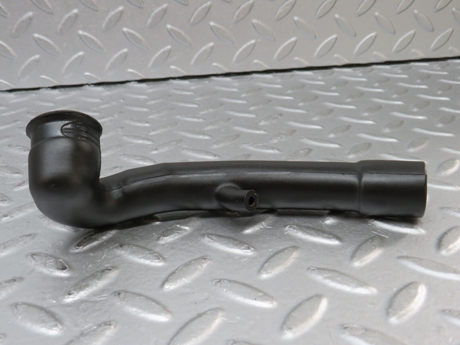 36281 Mercedes-Benz W126 420SE Crankcase Breather Hose Pipe 2x 1160940791 1170940882