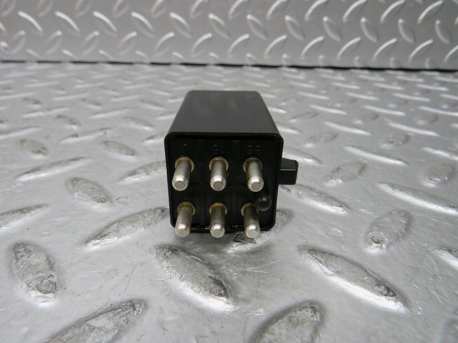 27194 Mercedes-Benz W123 280E Intermittent Wiper Relay 0008210863