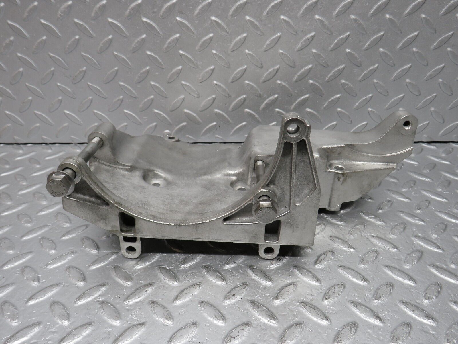 38625 Mercedes-Benz R129 280SL Coupe Alternator Generator Bracket 1041550135