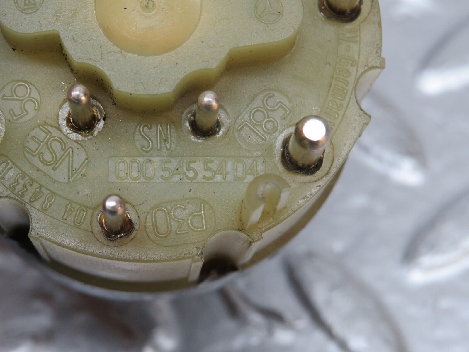 32411 Mercedes-Benz S124 300TE Wagon Headlight Switch 0005455404