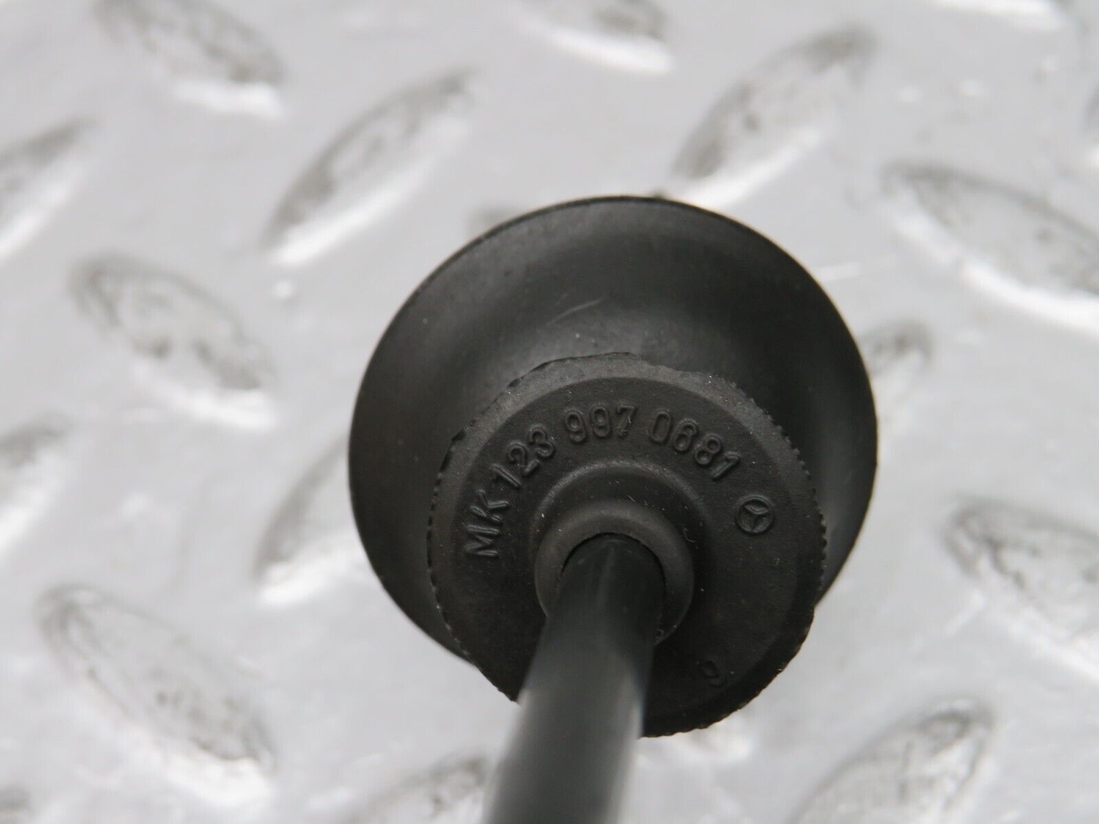 31520 Mercedes-Benz S124 220TE Wagon Bonnet Release Cable 1239970681