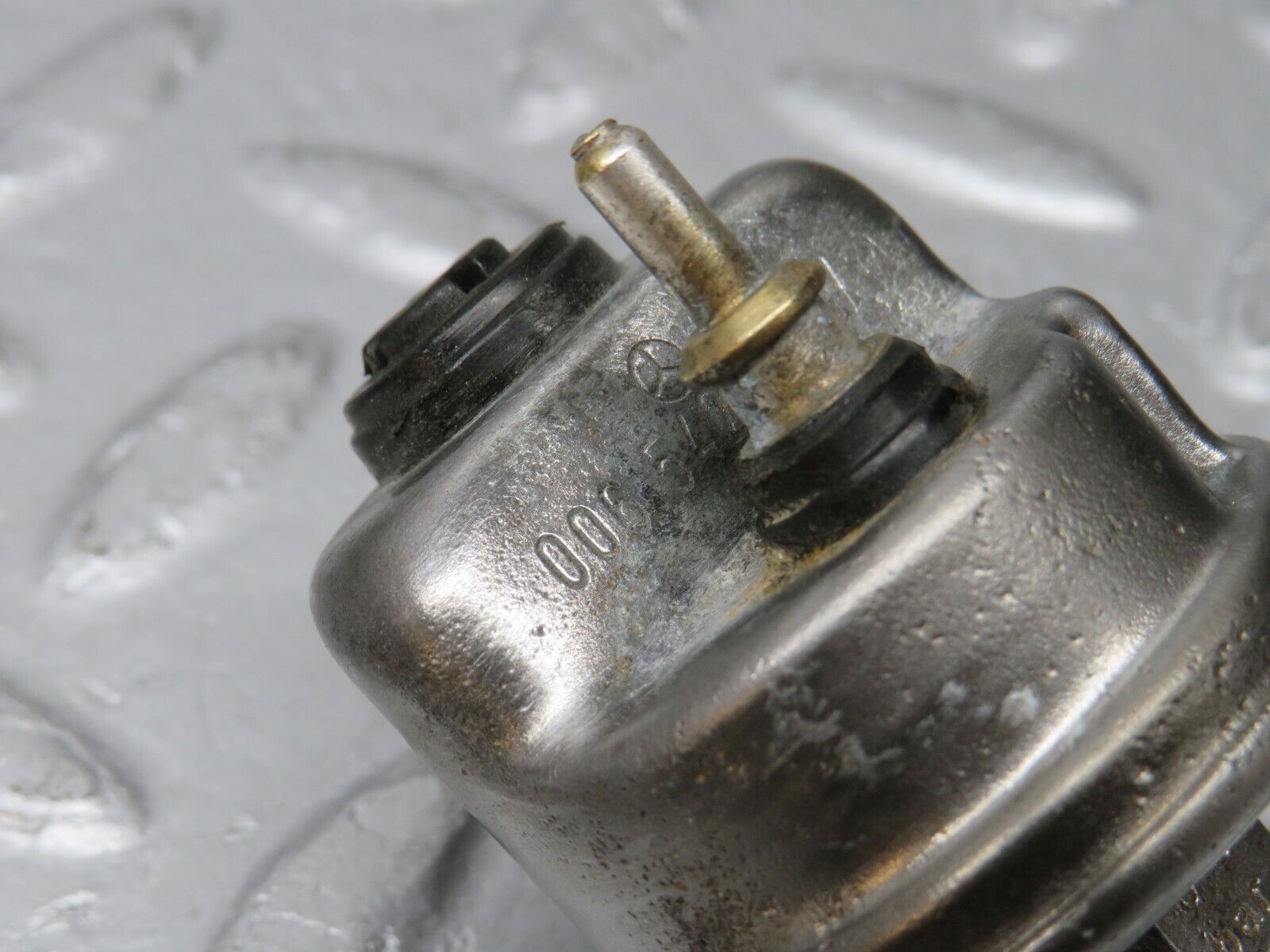 39152 Mercedes-Benz W201 190E 2.6L Oil Pressure Sensor VDO