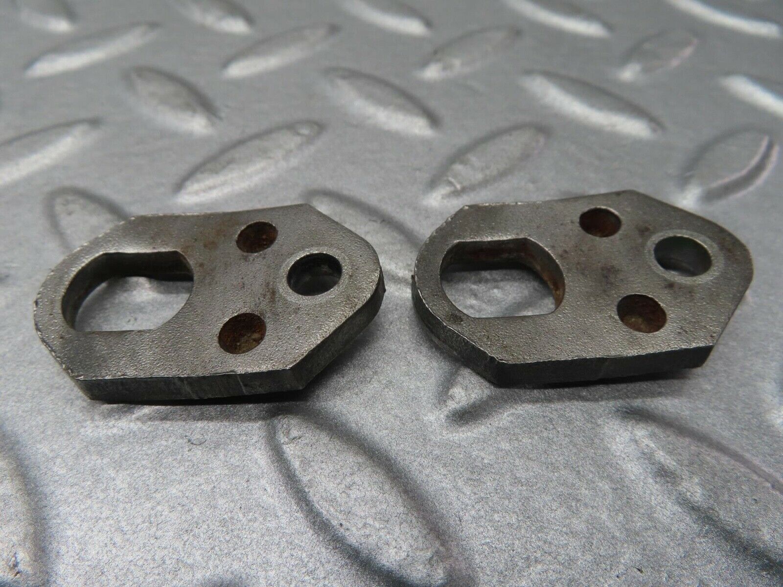 16744 Mercedes-Benz C107 380SLC Fuel Injector Bracket Pair