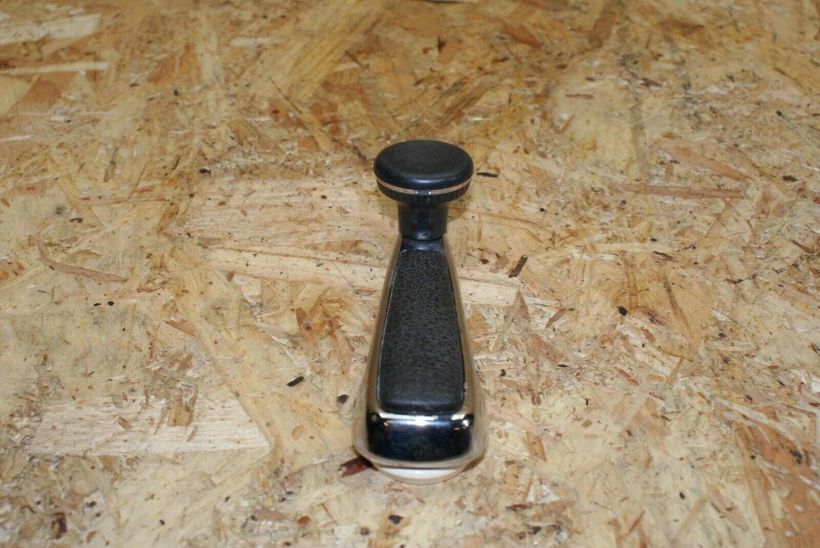 2443 Mercedes-Benz W123 280E Window Lifter Crank