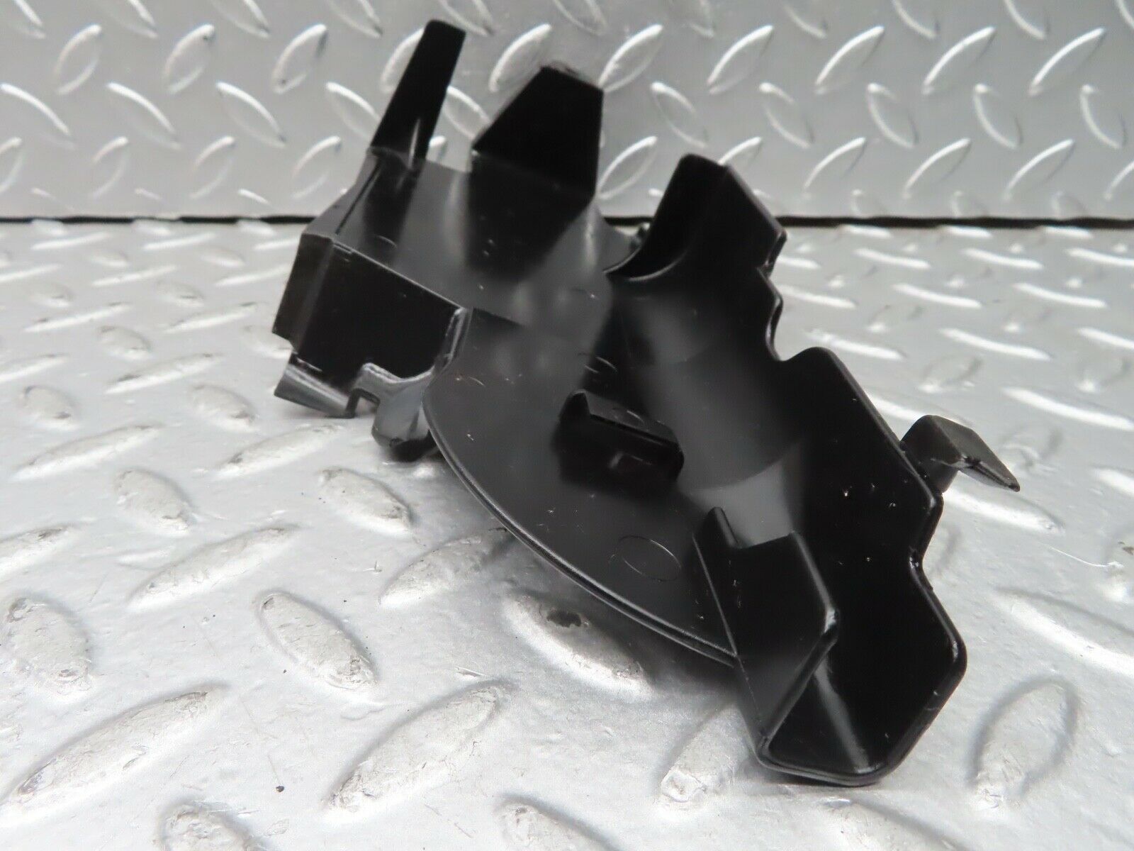 21626 Mercedes-Benz W126 300SE Front Right Door Lock Inner Cover 1267230408