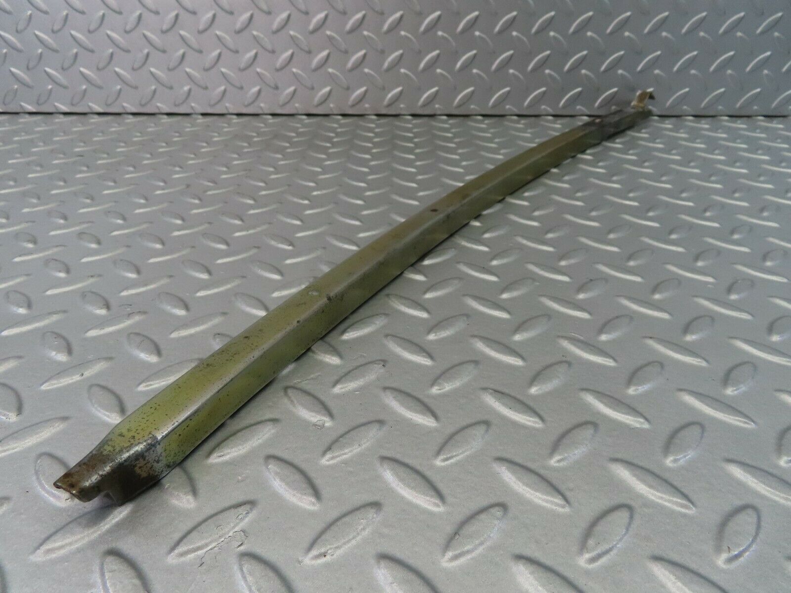 7283 Mercedes-Benz W116 450SE Front Right Window Channel