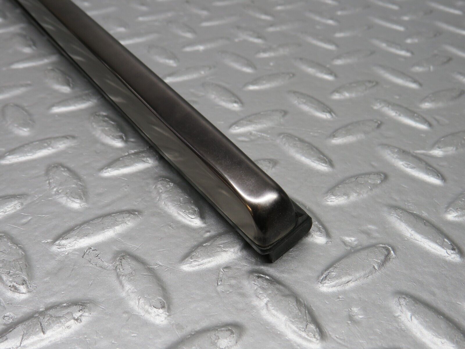 38520 Mercedes-Benz R129 280SL Coupe Trunk Lid Handle Trim 1297580396