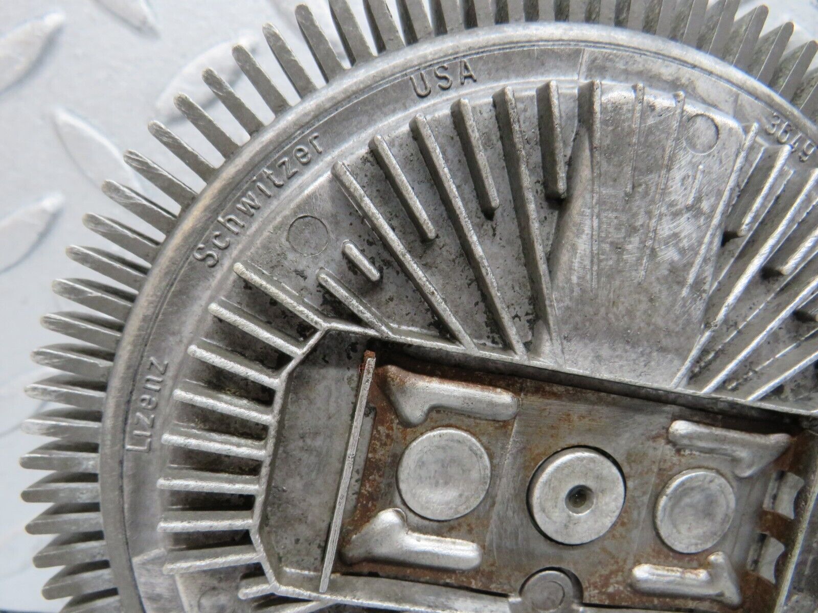 37638 Mercedes-Benz W109 300SEL Engine Cooling Fan Clutch