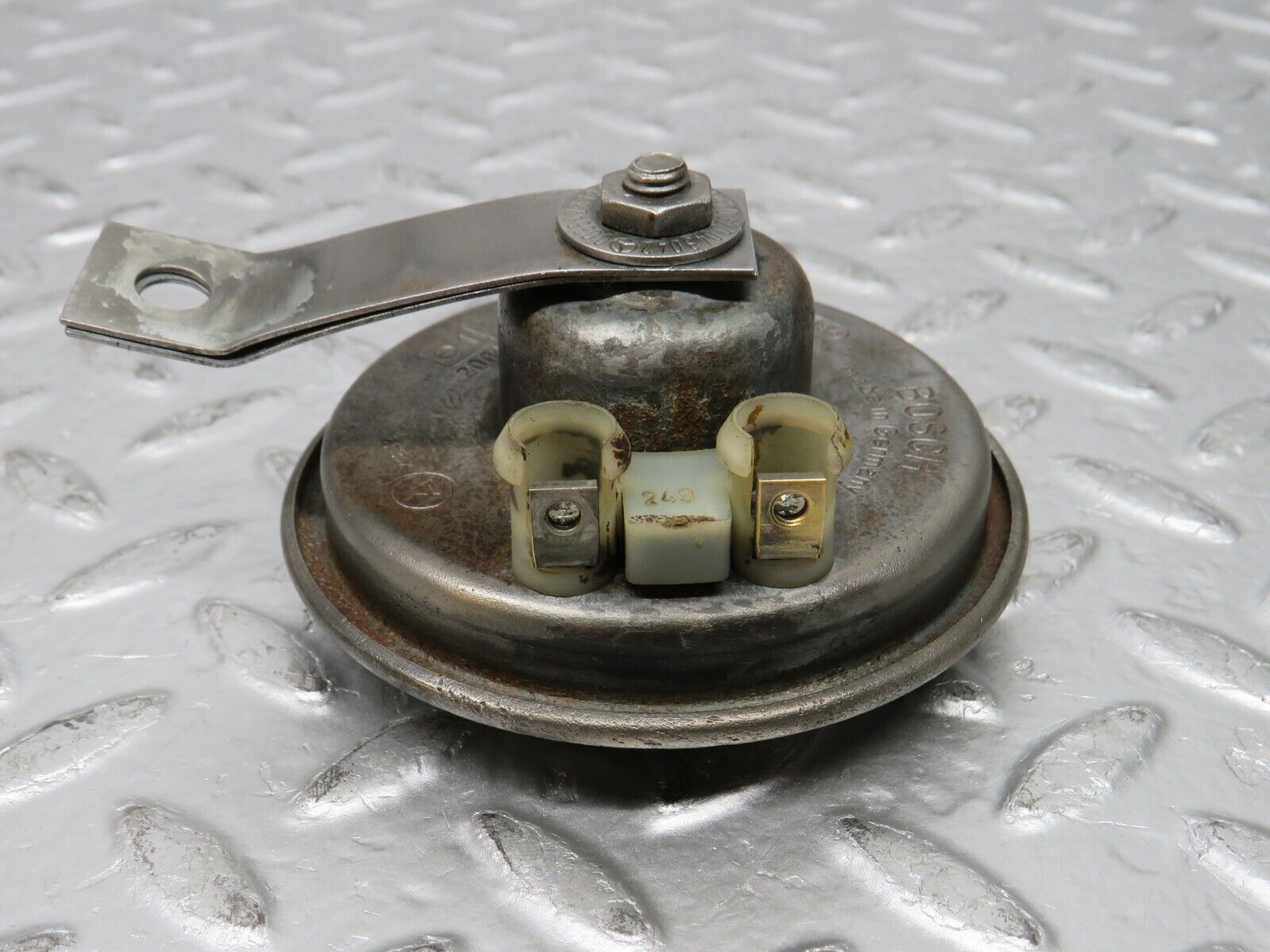 30872 Mercedes-Benz W201 190E 2.0L Horn Bosch 20016