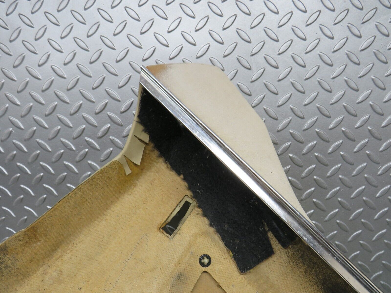 37072 Mercedes-Benz C126 420SEC Coupe Rear Left Card Panel Beige